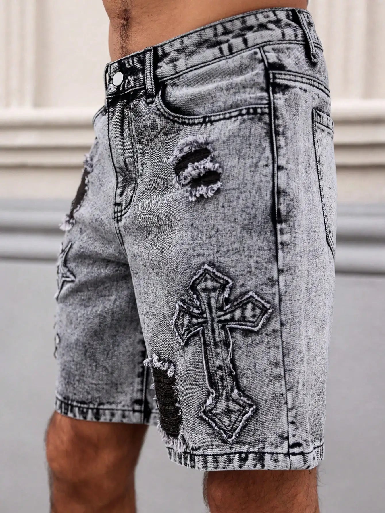 Short Denim Cinza Bordado Street Art