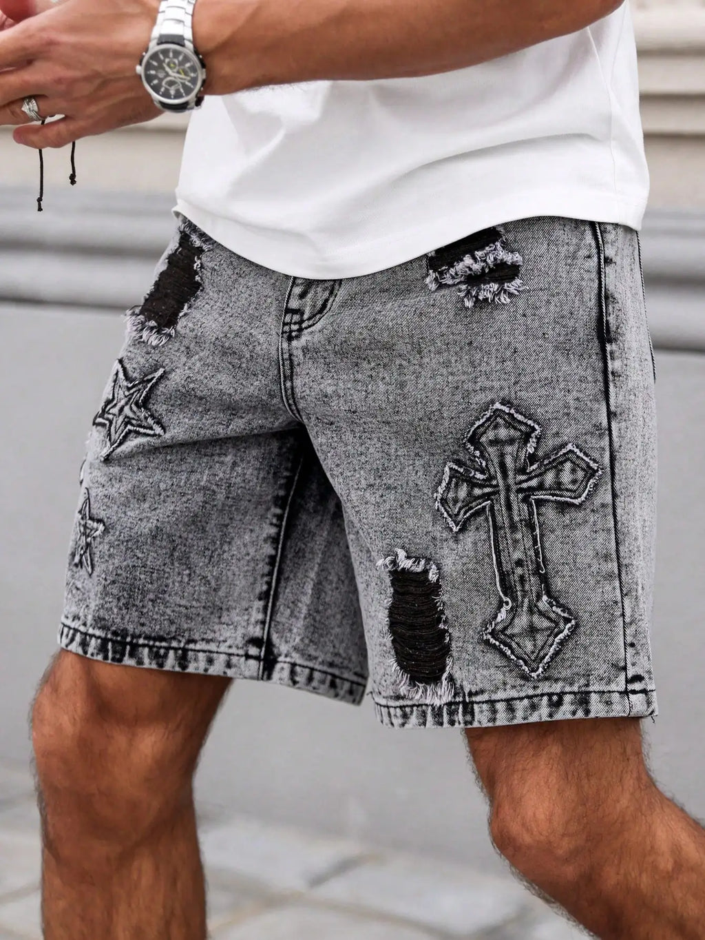 Short Denim Cinza Bordado Street Art